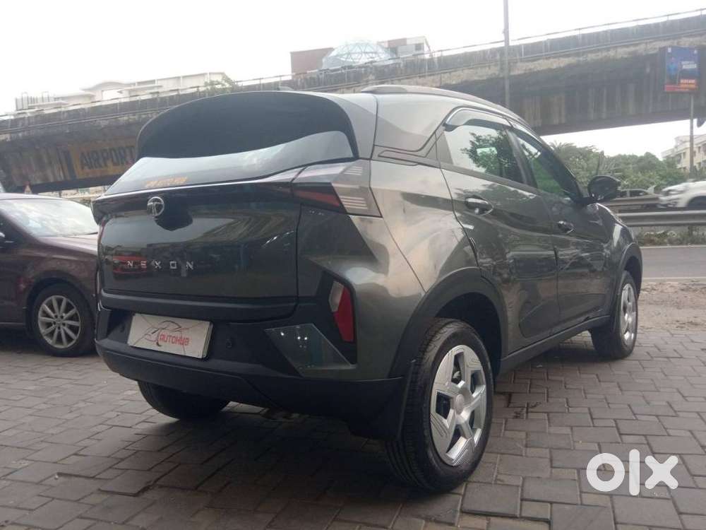 Tata Nexon Pure 1.2 Revotron Petrol 6 Mt, 2025, Petrol