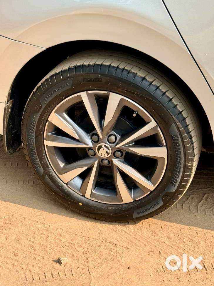 Skoda Slavia 1.0 Tsi Style, 2022, Petrol