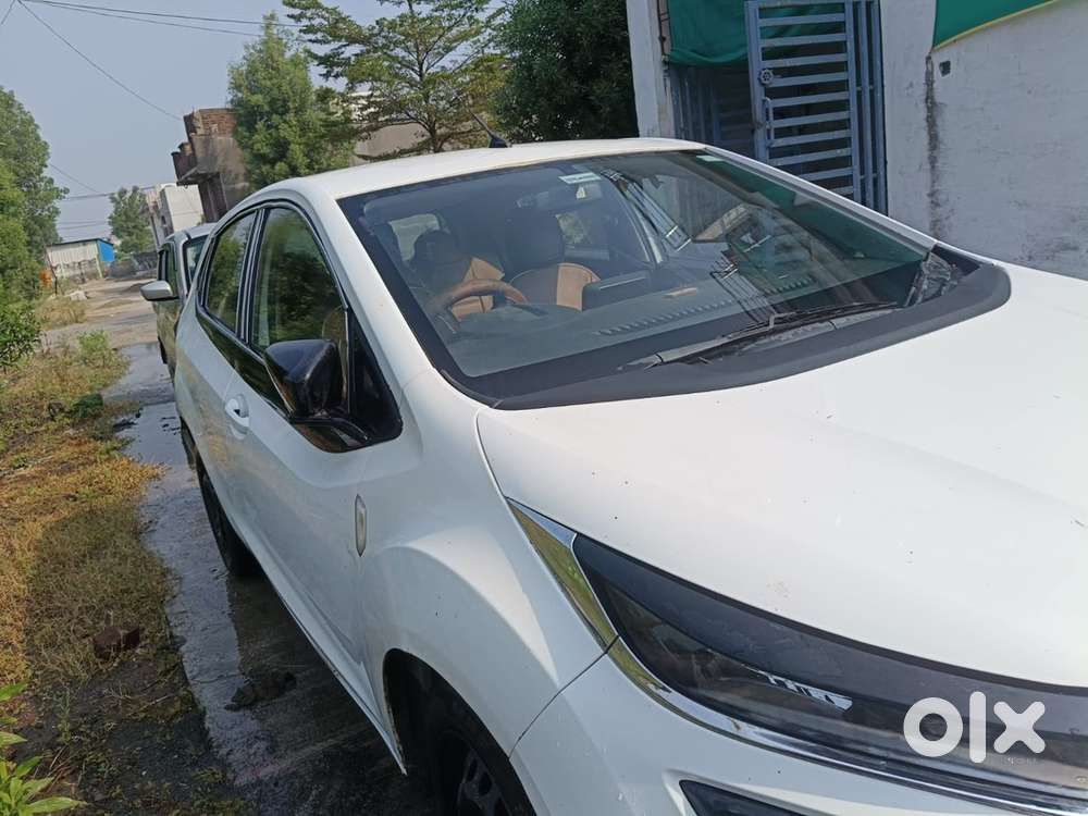 Tata Altroz Petrol 2023