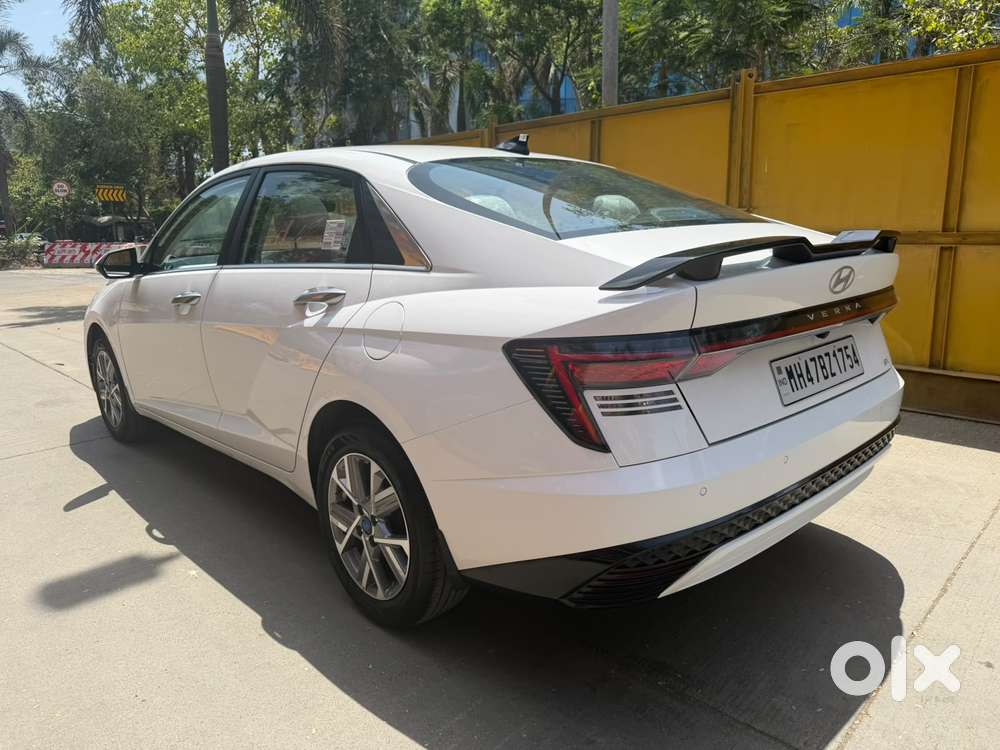Hyundai Verna 1.5 Sx (o) Vtvt Ivt, 2025, Petrol