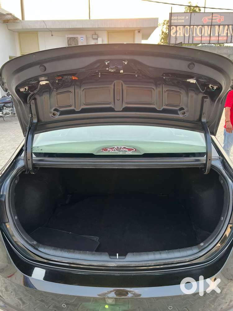 Hyundai Verna, 2022, Petrol