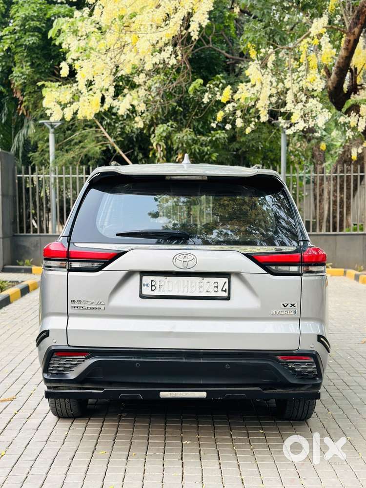 Toyota Innova Hycross 2.0 Vx Hybrid 7 Str, 2023, Petrol