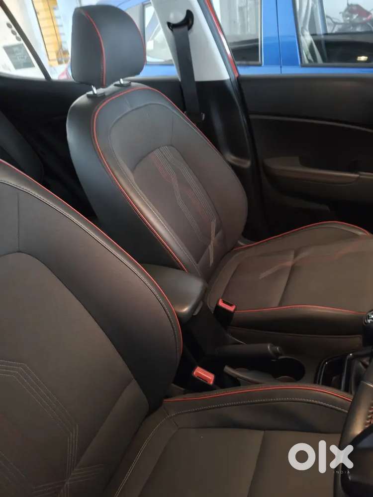 Hyundai Venue Sx 1.0 Ltr Petrol Mt Dual Tone