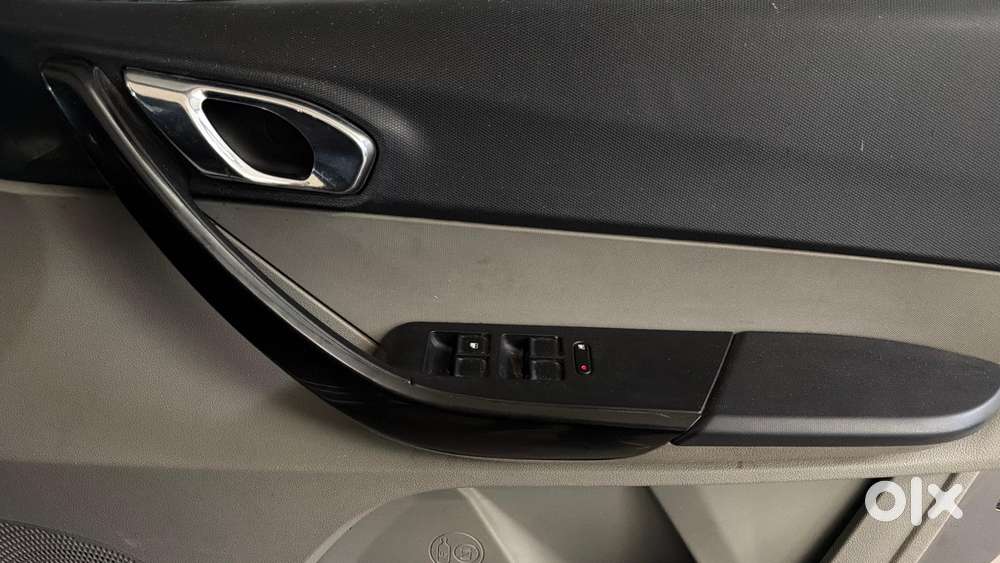 Tata Tigor Xza, 2018, Petrol