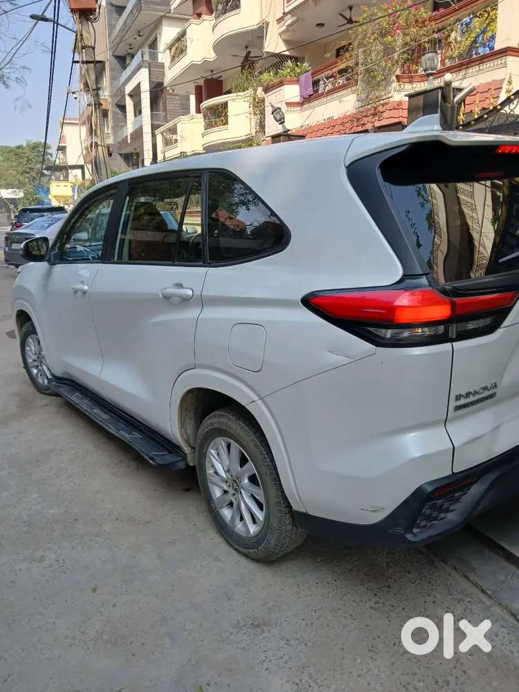 Toyota Innova Hycross 2025 Petrol 51000 Km Driven