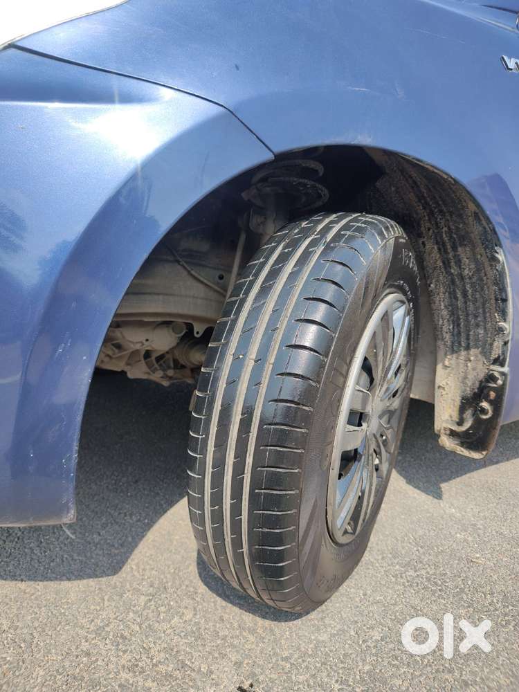 Maruti Suzuki Swift Dzire Vxi(o) Amt, 2018, Cng & Hybrids