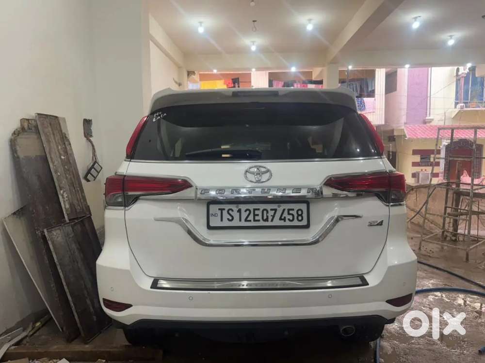 Fortuner Jenuine Reding Showroom Track