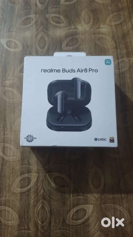 Realme buds air 8 pro 7days used with warranty available