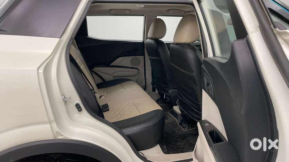 Mahindra Xuv300 W6, 2023, Petrol