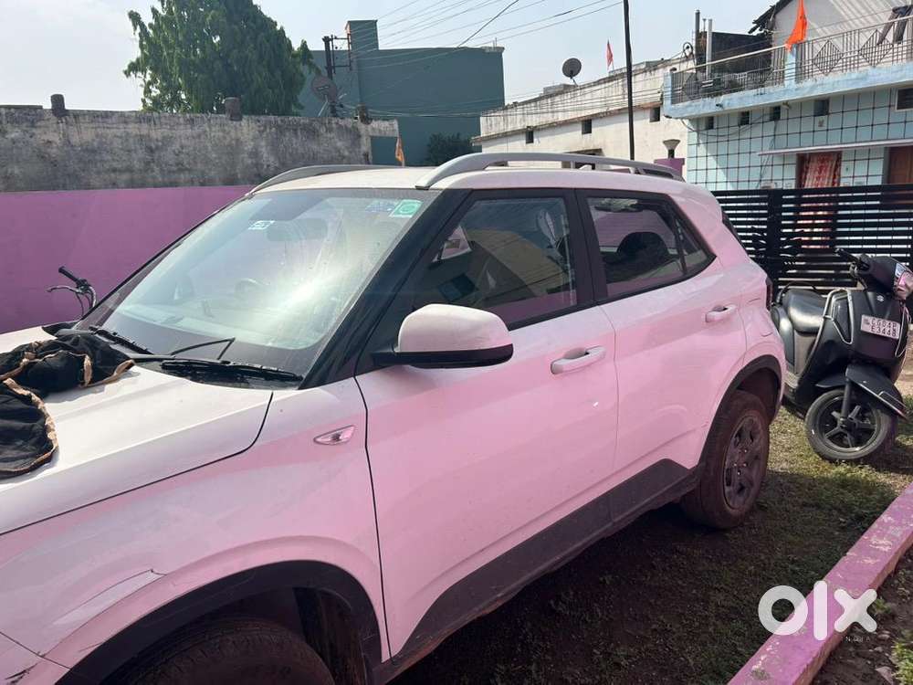 Hyundai New Venue 2025 Petrol 24000 Km Driven