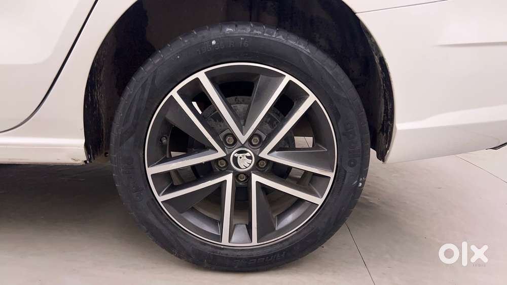 Skoda Rapid 1.6 Mpi At Style, 2017, Petrol