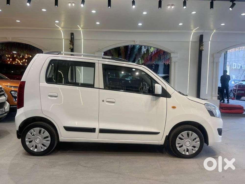 Maruti Suzuki Wagon R Vxi 1.0, 2018, Petrol