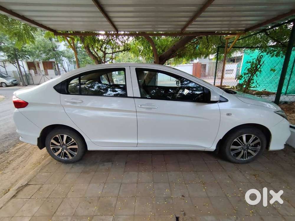 Brokers / Dealers Please Excuse - Honda City 2022 18.5k Km Single User
