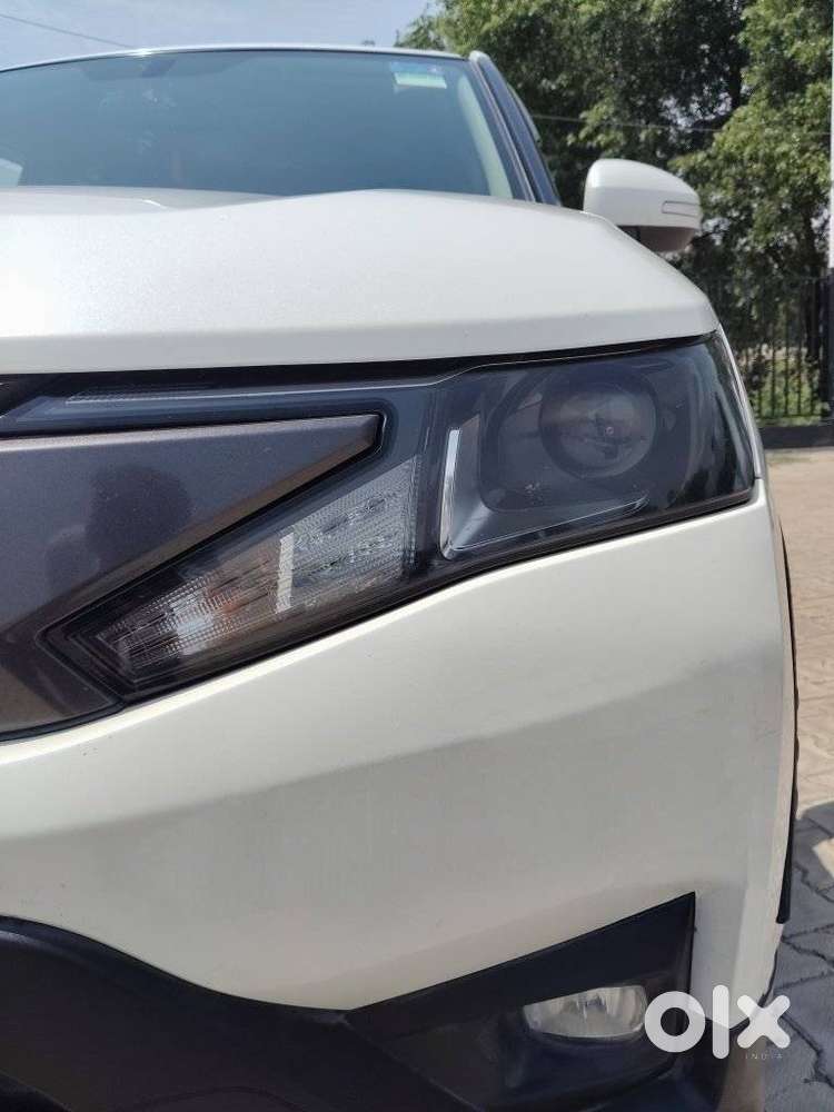 Maruti Suzuki Brezza 1.5 Vxi Smart Hybrid, 2023, Petrol