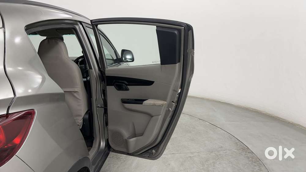 Mahindra Kuv 100 Mfalcon G80 K8, 2016, Petrol