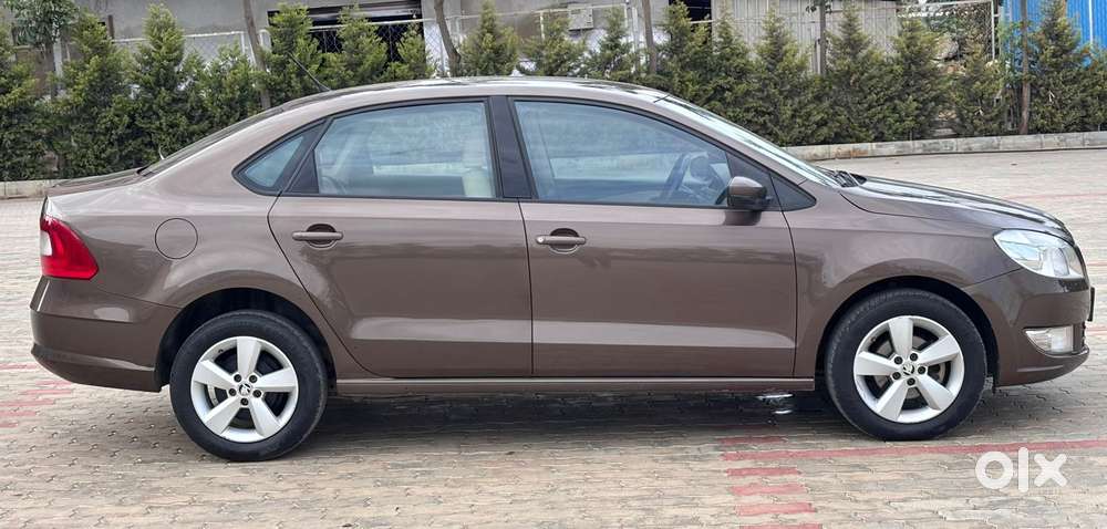 Skoda Rapid [2016-2020] 1.5 Style Plus Tdi At, 2016, Diesel