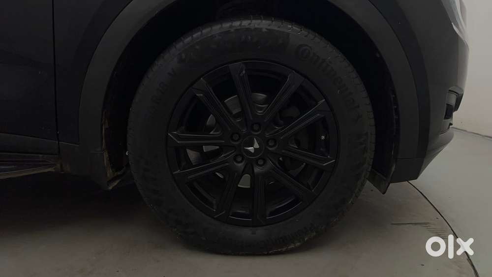 Mahindra Xuv700 2.0 Ax 7 Petrol At Luxury Pack Str, 2024, Petrol