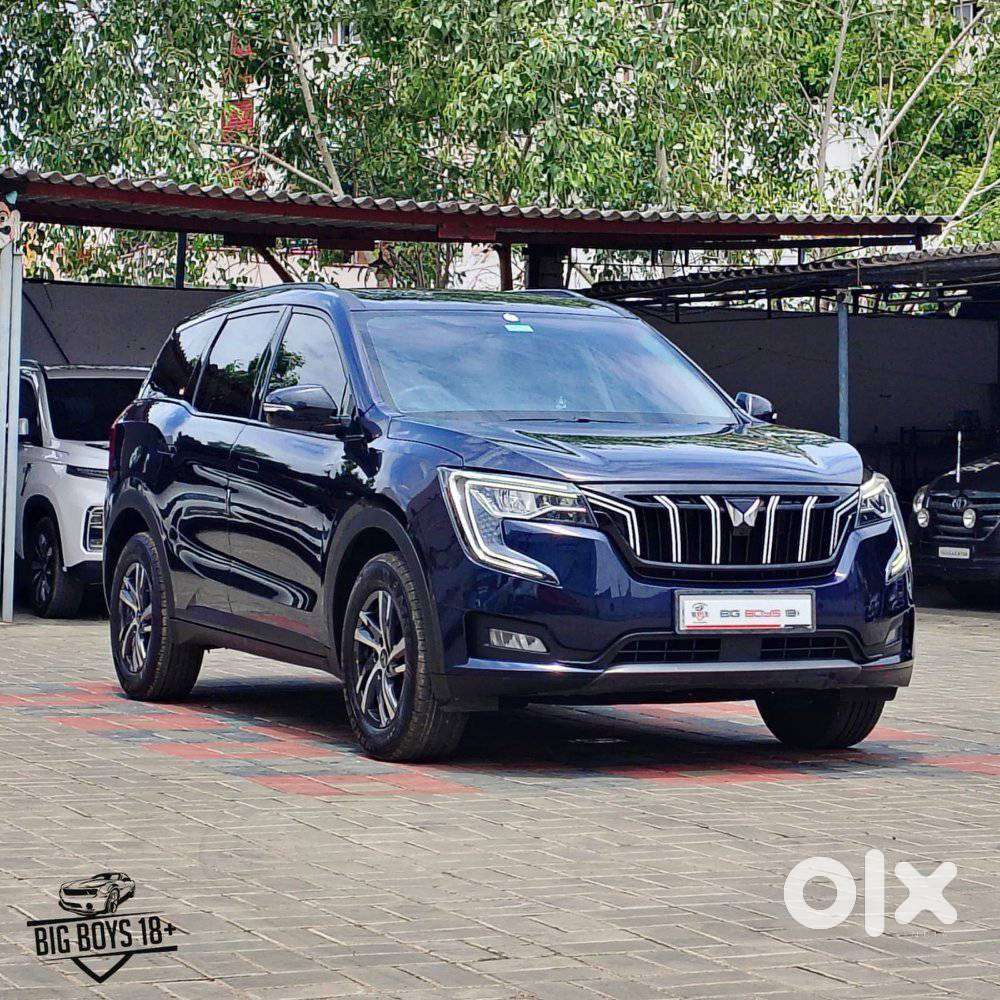 Mahindra Xuv700 Ax 5 Petrol Mt 7 Str (e), 2022, Petrol