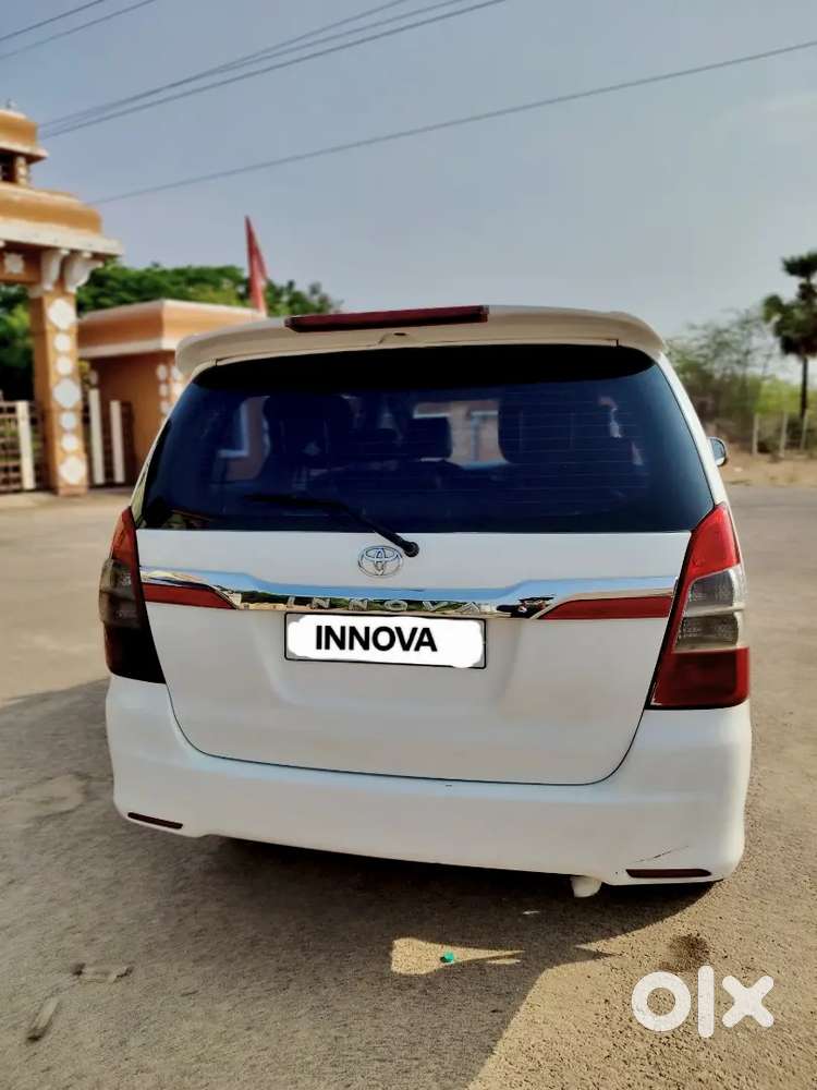 Toyota Innova Car