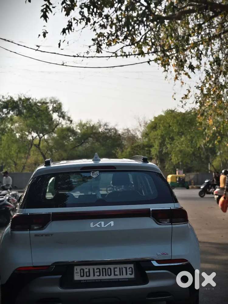Kia Sonet 2023 Petrol 12600 Km Driven