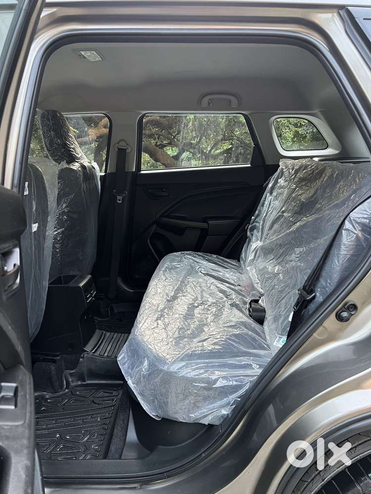 Maruti Suzuki Brezza 1.5 Lxi Smart Hybrid, 2023, Petrol