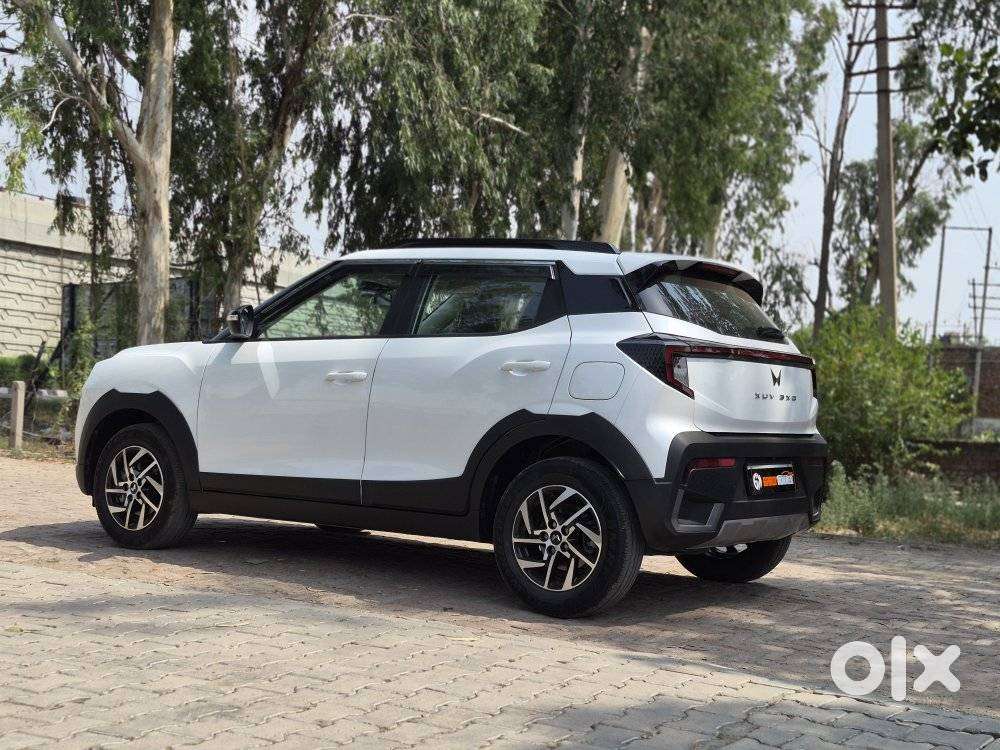 Mahindra Xuv 3xo Ax5 Ds Mt, 2025, Diesel