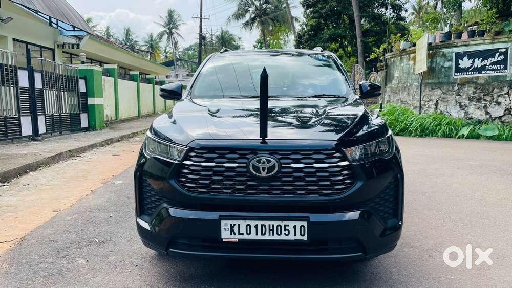 Toyota Innova Hycross, 2025