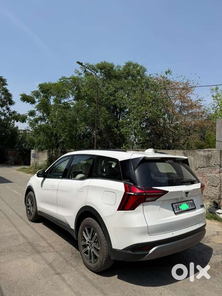 Mahindra Xuv700 2.2 Ax 7 Diesel Mt Luxury Pack Str, 2022, Diesel