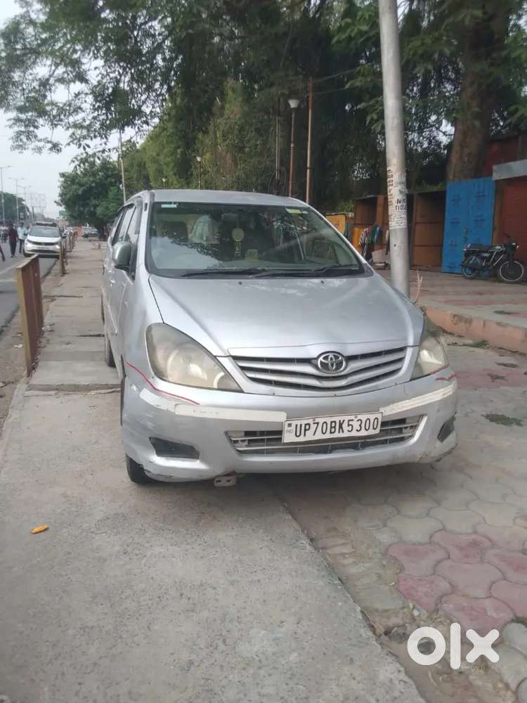 Toyota Innova 2011