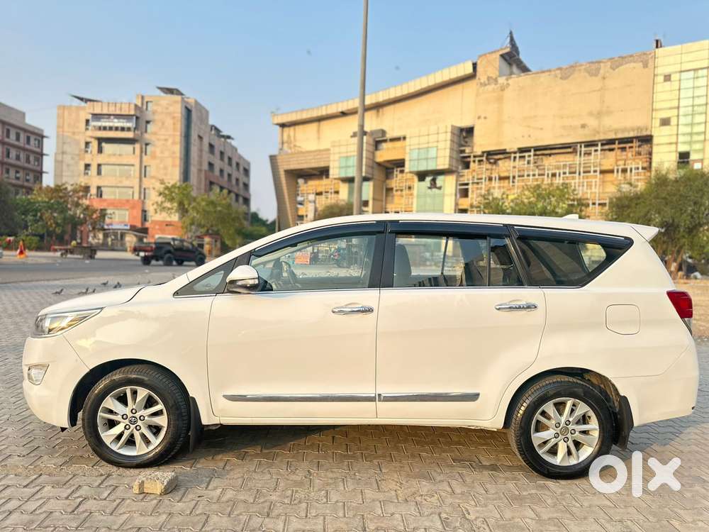 Toyota Innova Crysta 2.4 Gx Mt, 2017, Diesel