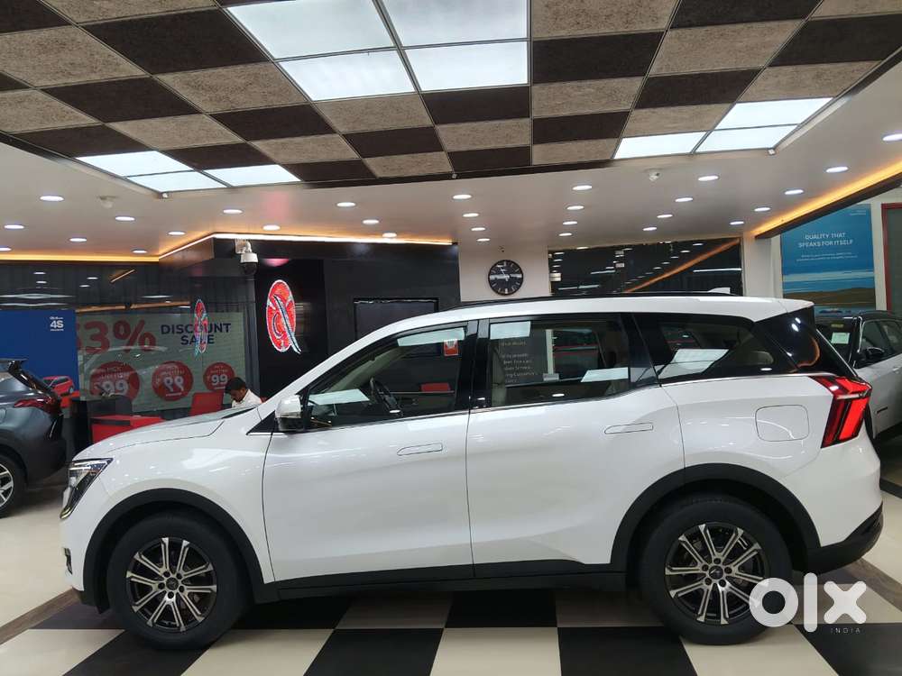 Mahindra Xuv700 2.0 Ax 7 Petrol At Str, 2022, Petrol