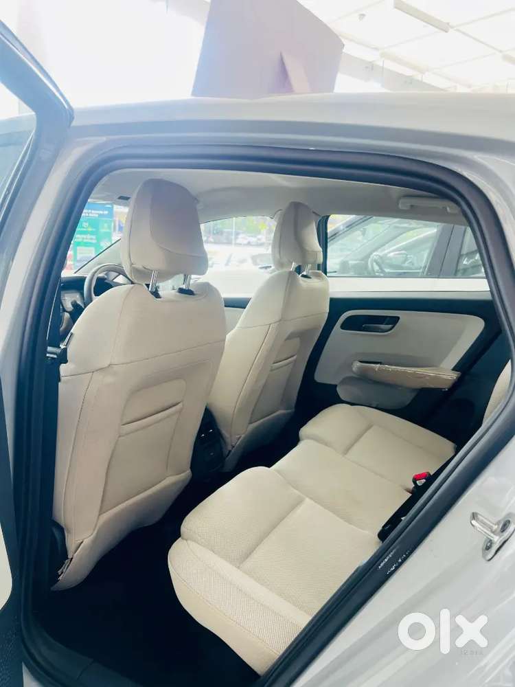 Tata Altroz Available 
Yearback 2025 Models Available &2026 Available