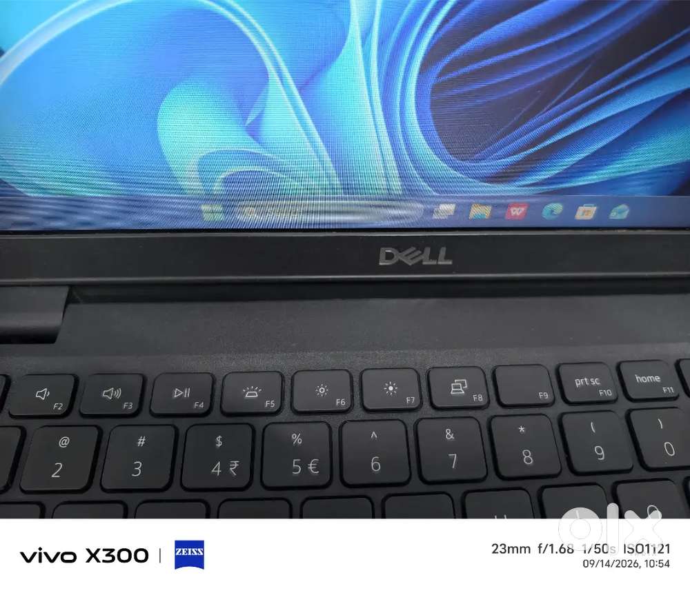 Dell laptop 11th gen Intel core i3 8gb ram 128gb Graphics card