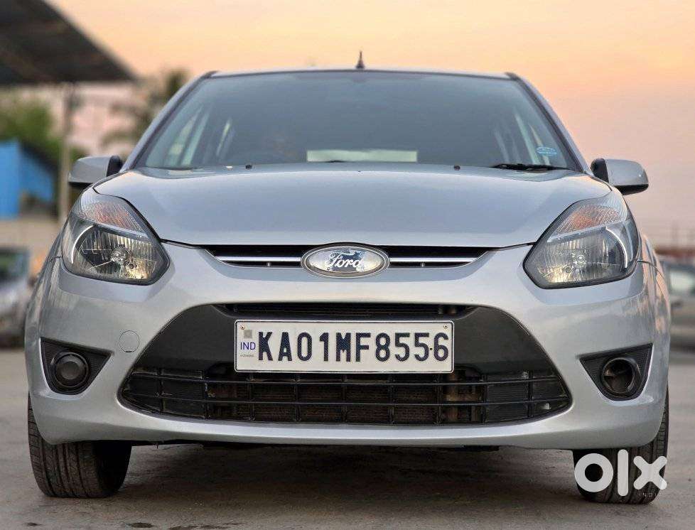 Ford Figo 2012-2015 Petrol Titanium, 2010, Petrol