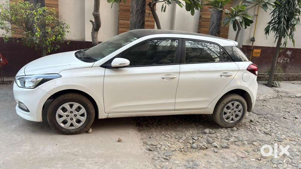 Hyundai I20 2018 Petrol 27000 Km Driven Well Maintain With Service Rec