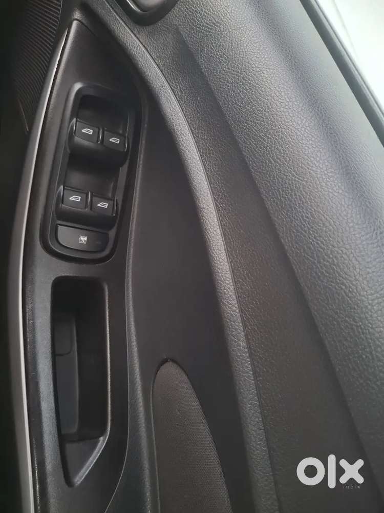 Ford Figo 1.2 Titanium Petrol 2016