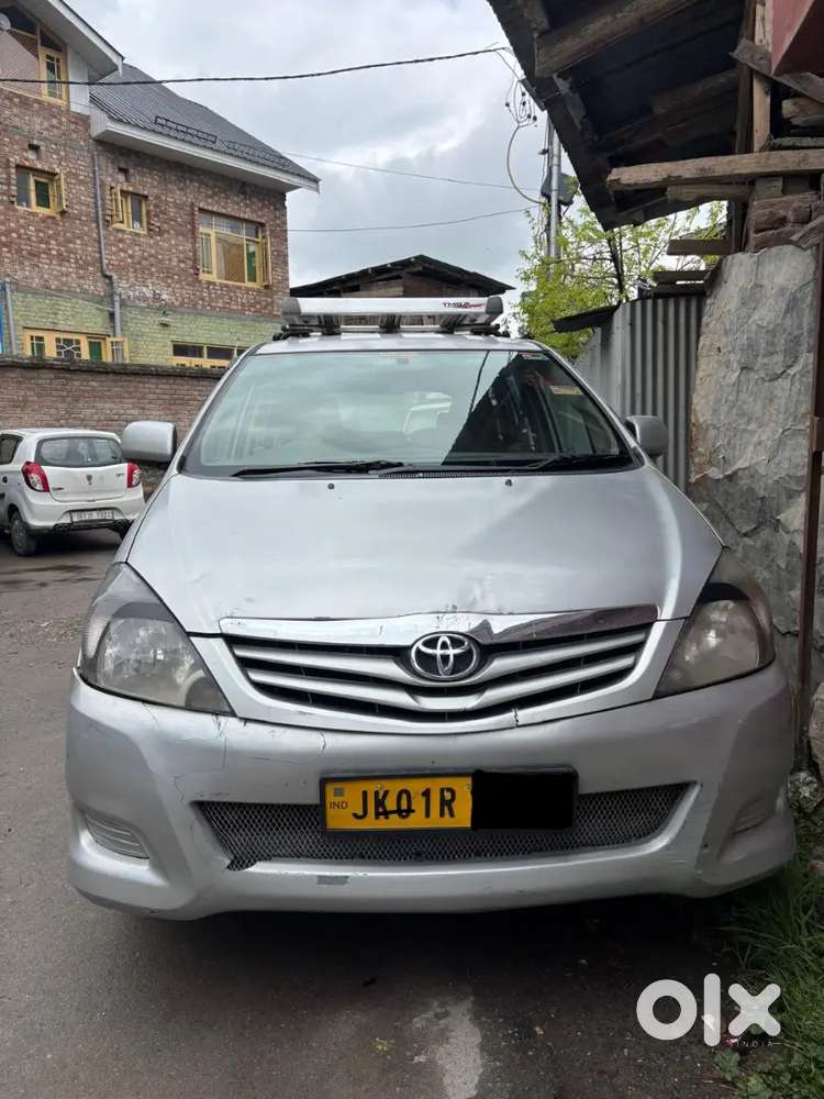 Toyota Innova 2012