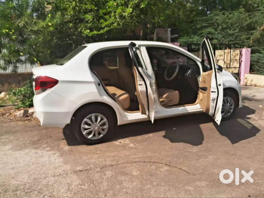 Honda Amaze 2015 Petrol Well Maintained