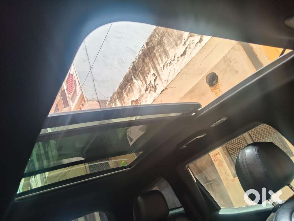 Mahindra Xuv700 2.0 Ax 5 Petrol Mt Str, 2022, Petrol