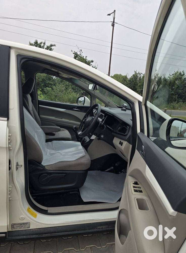 Mahindra Marazzo M6 8str, 2019, Diesel