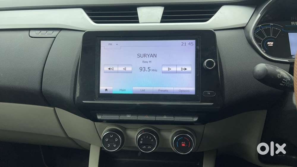 Renault Triber Rxz, 2022, Petrol