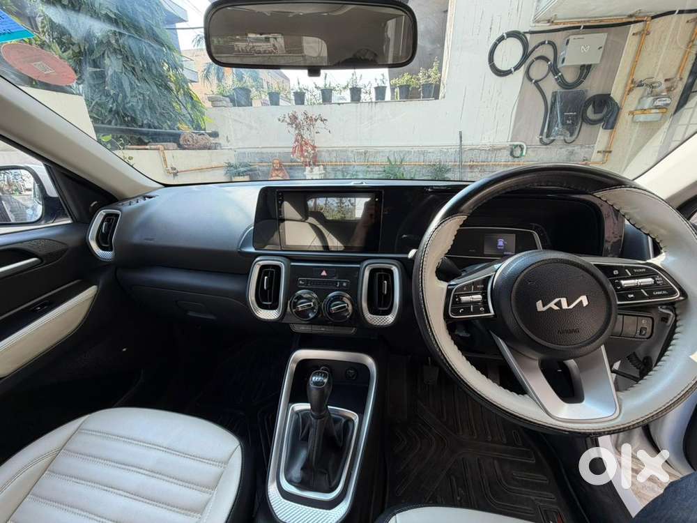 Kia Sonet Manual Petrol 2023