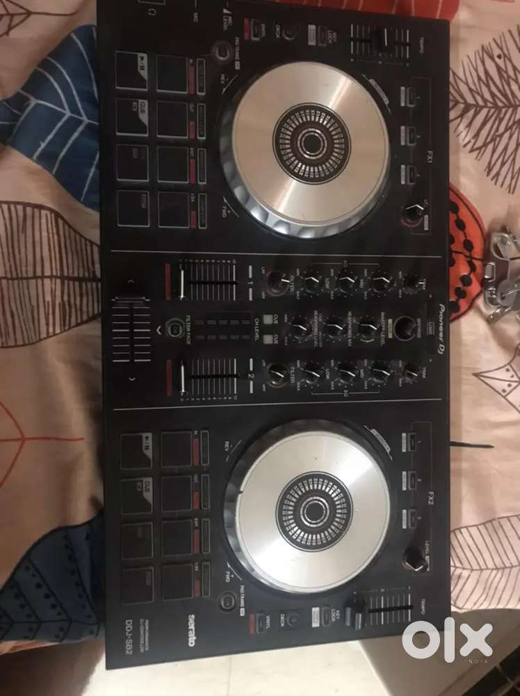 Pioneer DDJ-SB2 DJ Controller Excellent Condition - TVs, Video
