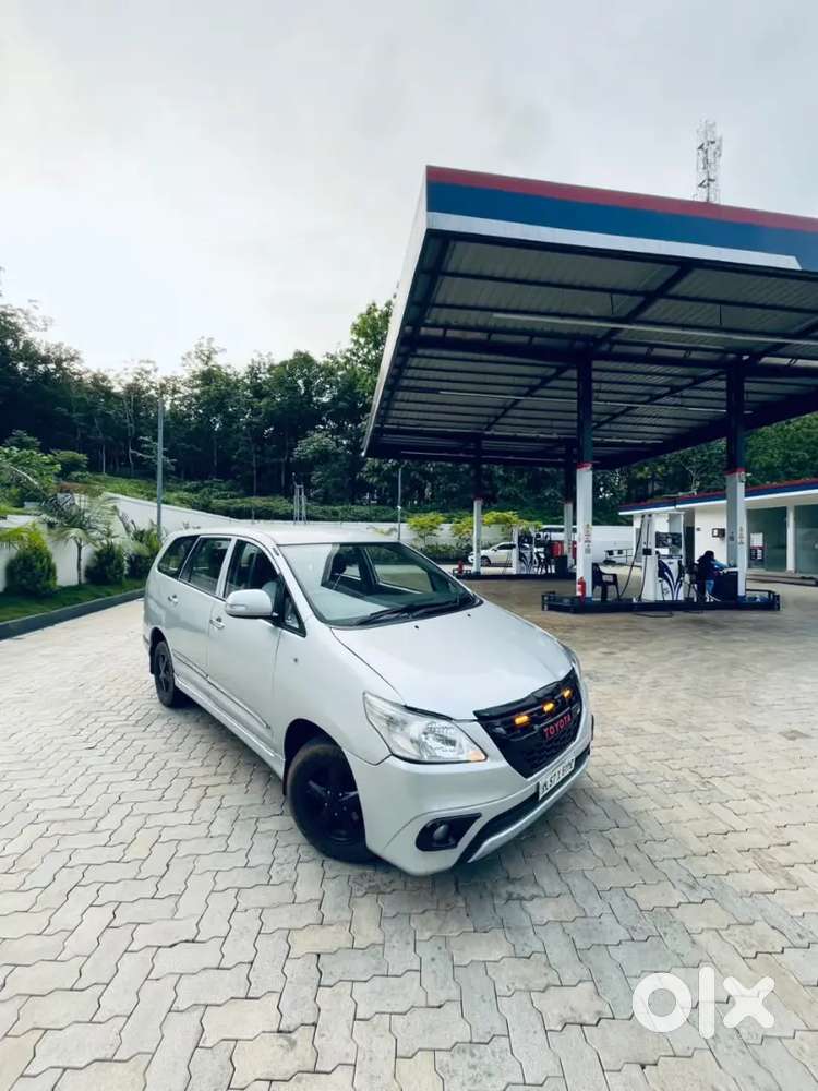 Toyota Innova 2012