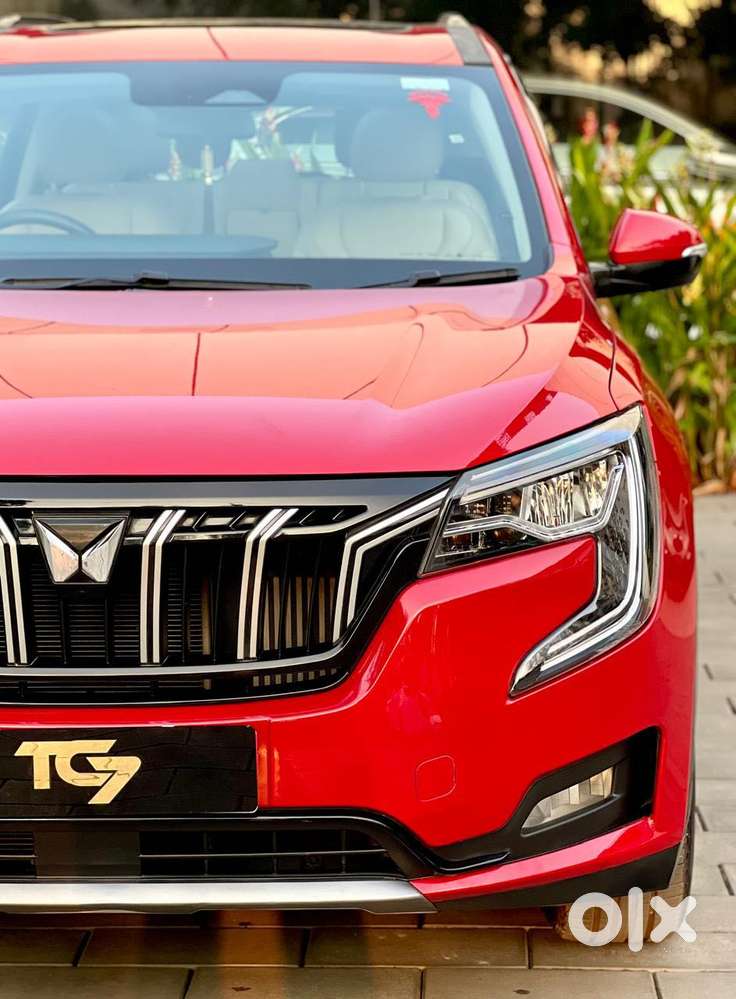 Mahindra Xuv700 2.0 Ax 7 Petrol At Str, 2023, Petrol