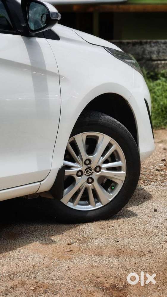 Toyota Yaris Car Automatic 2019