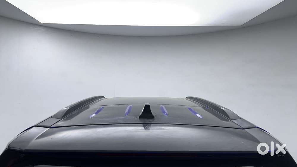 Mahindra Xuv700 2.0 Ax 5 Petrol Mt 7 Str, 2021, Petrol