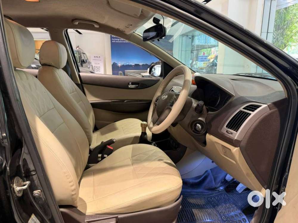 Hyundai I20 2010-2012 1.2 Sportz, 2011, Petrol