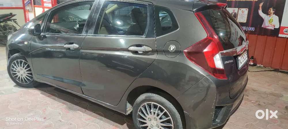 Honda Jazz Sv I-vtec 2016 Petrol | Well Maintained | 1 Lakh Km