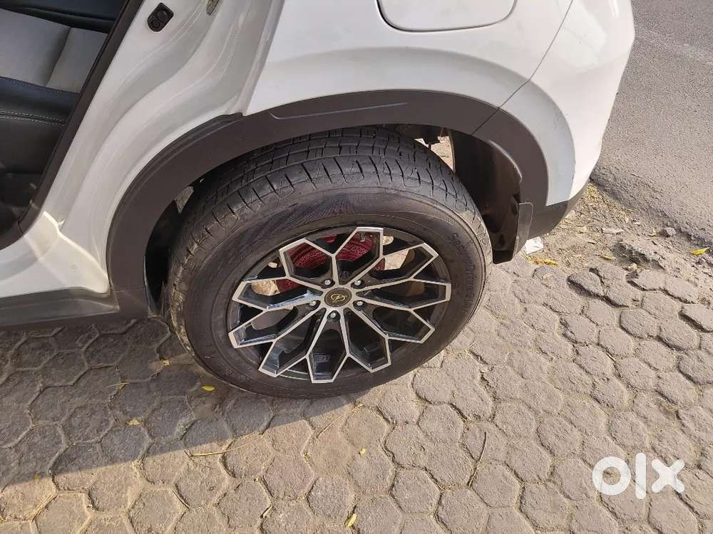 Hyundai Venue 2024 Petrol 42000 Km Driven